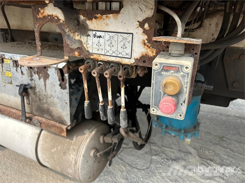 Mack MR688S Betoniere