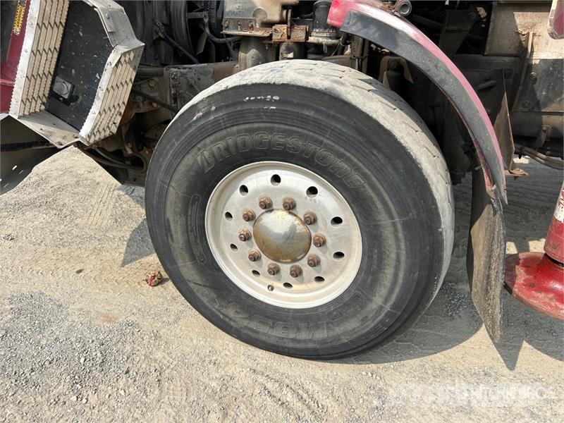 Mack MR688S Betoniere