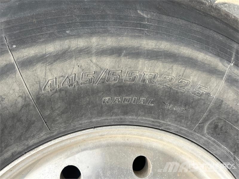 Mack MR688S Betoniere