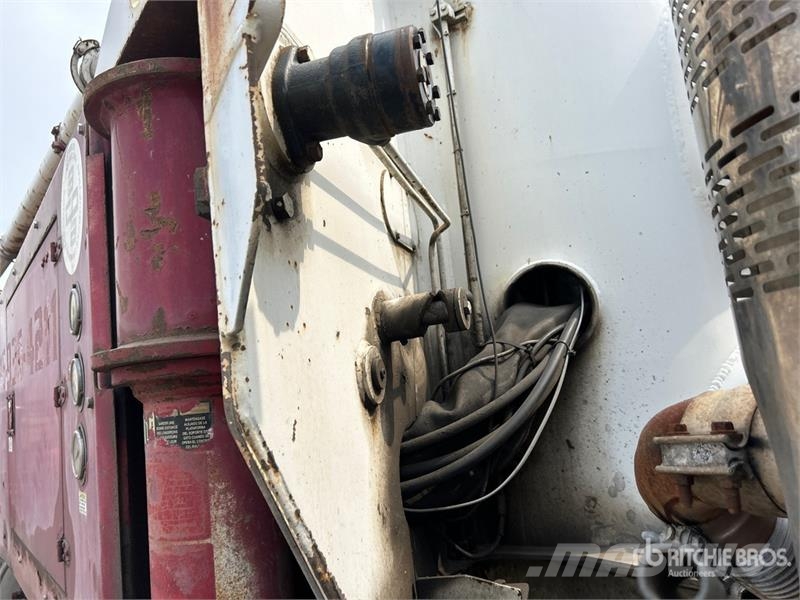 Mack MR688S Betoniere
