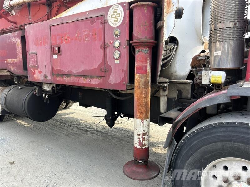 Mack MR688S Betoniere