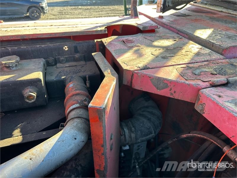 Madill 1800 Gelenkausleger Lader
