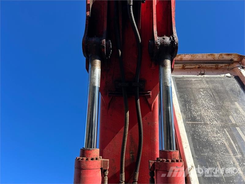 Madill 1800 Gelenkausleger Lader