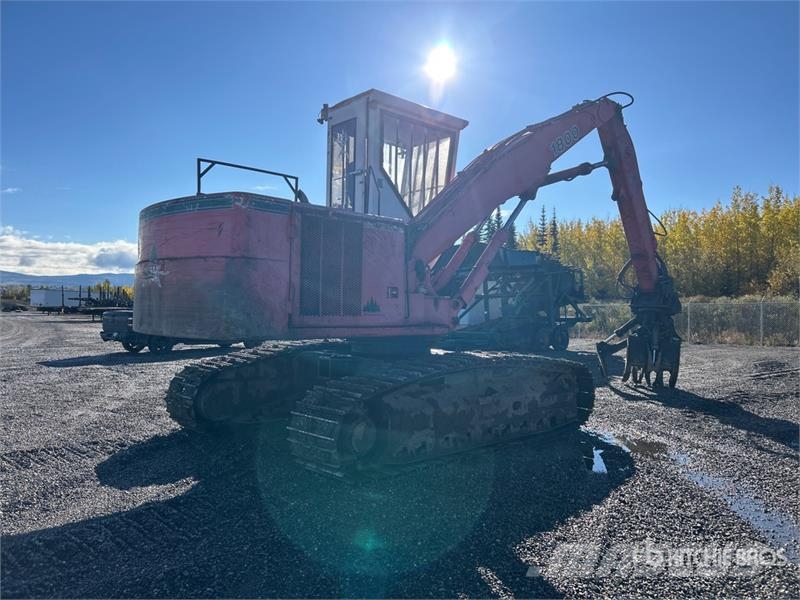 Madill 1800 Gelenkausleger Lader