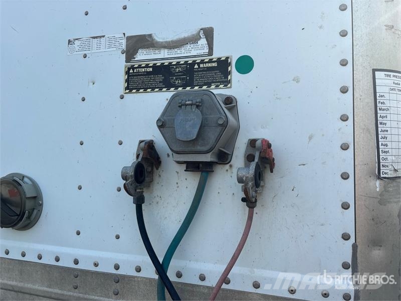 Manac 53 ft x 102 in T/A Van Trailer 厢式拖车