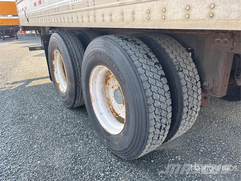 Manac 53 ft x 102 in T/A Van Trailer 厢式拖车