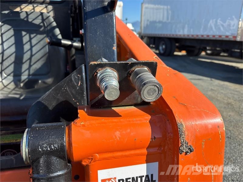 Manitou R105 Skid Steer Loader Kompaktlader