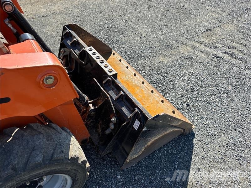 Manitou R105 Skid Steer Loader Kompaktlader