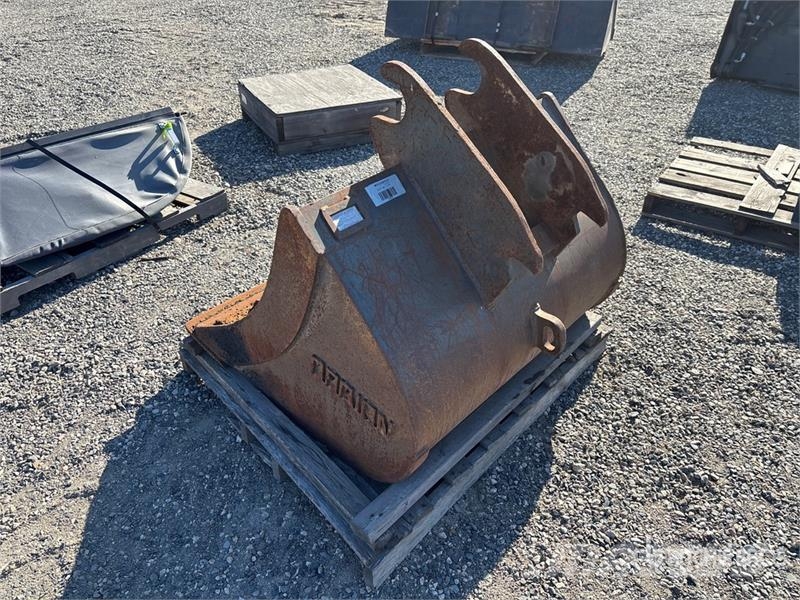 Marion 42 in Cleanup Excavator Bucket Cucharones