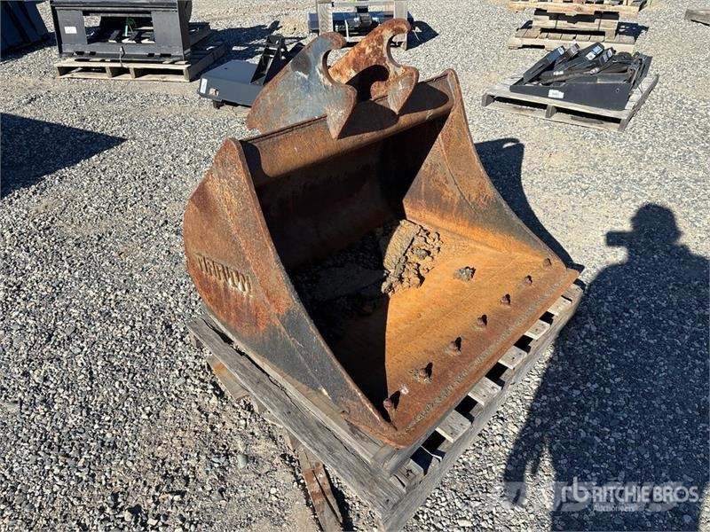Marion 42 in Cleanup Excavator Bucket Cucharones