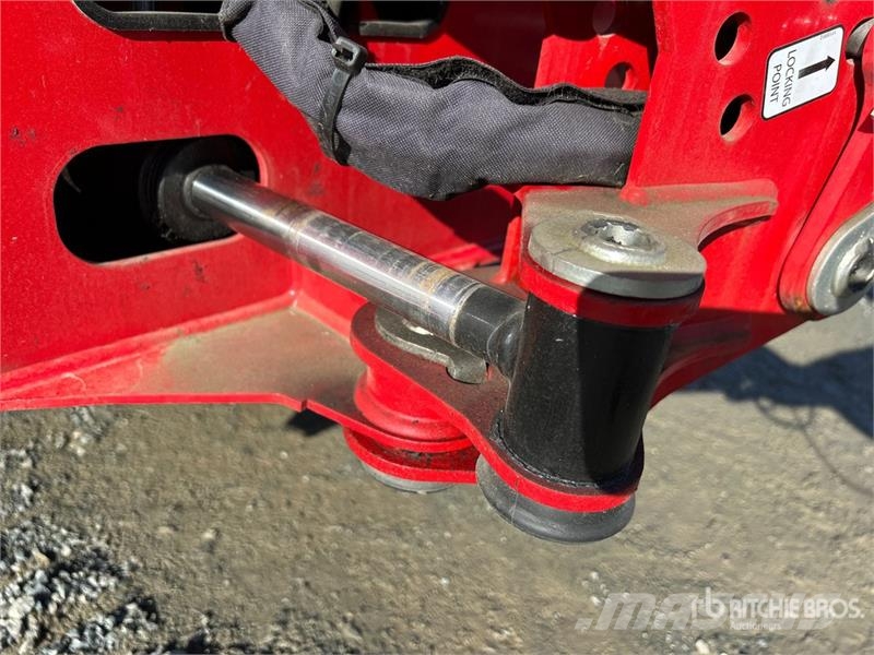 Massey Ferguson GC1725MB 4WD Tractor Traktorer