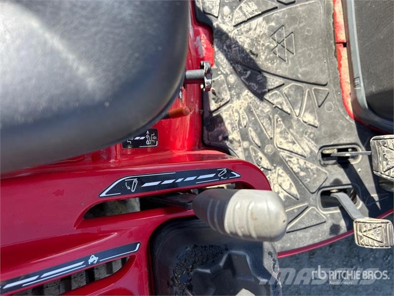 Massey Ferguson GC1725MB 4WD Tractor Traktorer