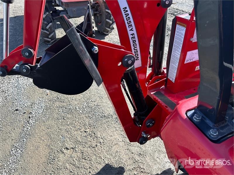 Massey Ferguson GC1725MB 4WD Tractor Traktorer