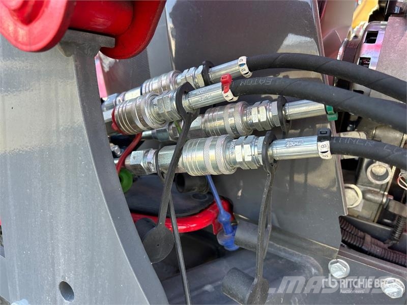 Massey Ferguson GC1725MB 4WD Tractor Traktorer