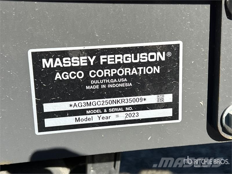 Massey Ferguson GC1725MB 4WD Tractor Traktorer