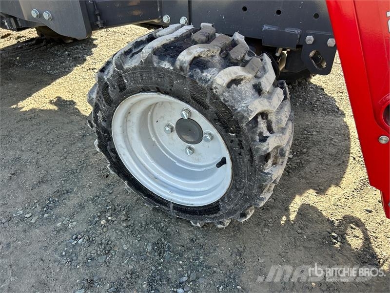 Massey Ferguson GC1725MB 4WD Tractor Traktorer