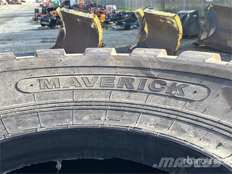  Maverick of (2) Maverick 29.5R25 Tires Gume, točkovi i felne