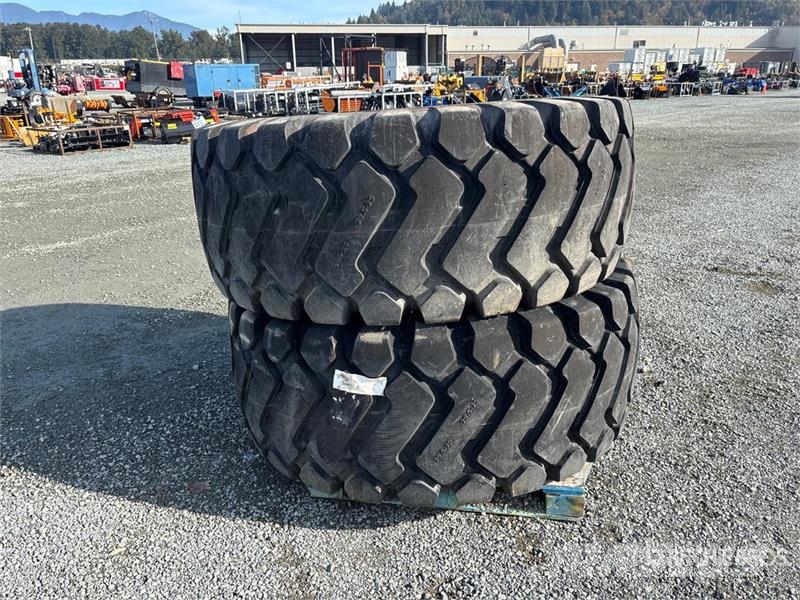  Maverick of (2) Maverick 29.5R25 Tires Gume, točkovi i felne