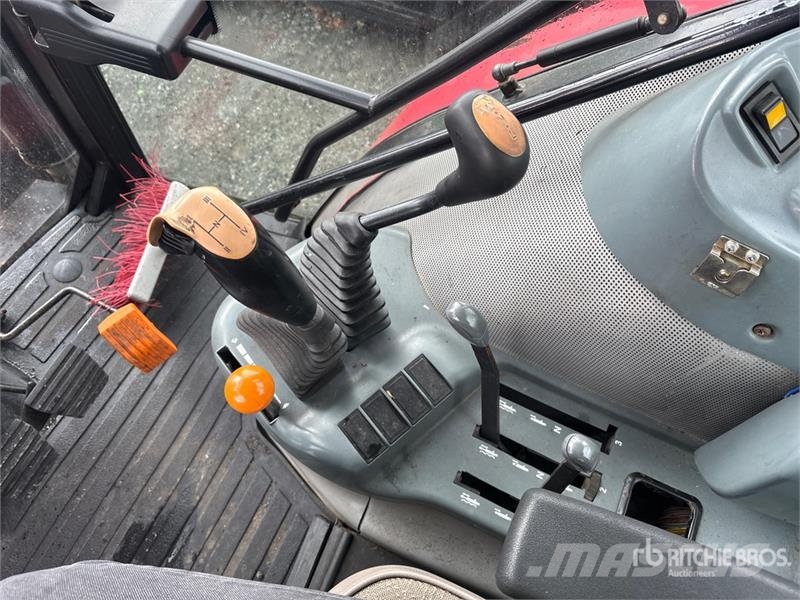 McCormick CX105 الجرارات