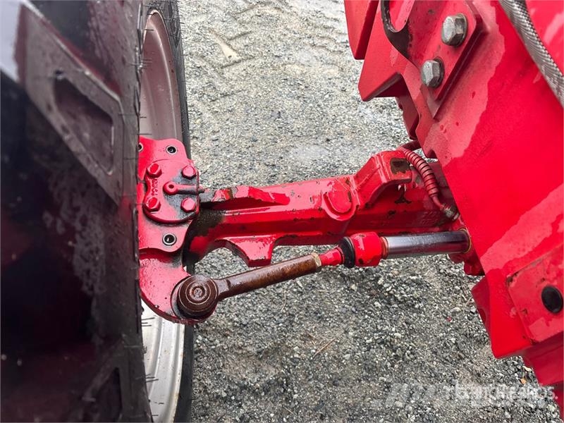 McCormick CX105 الجرارات