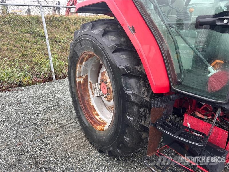 McCormick CX105 الجرارات
