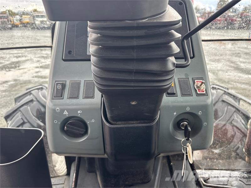 McCormick CX105 الجرارات