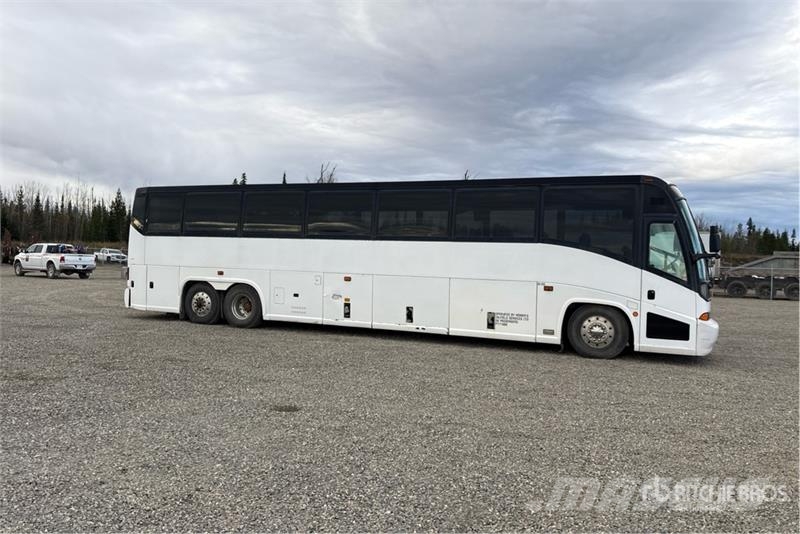 MCI 6x2 Coach المركبة