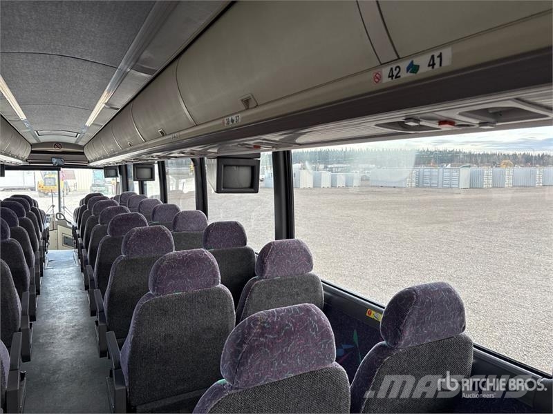MCI 6x2 Coach المركبة