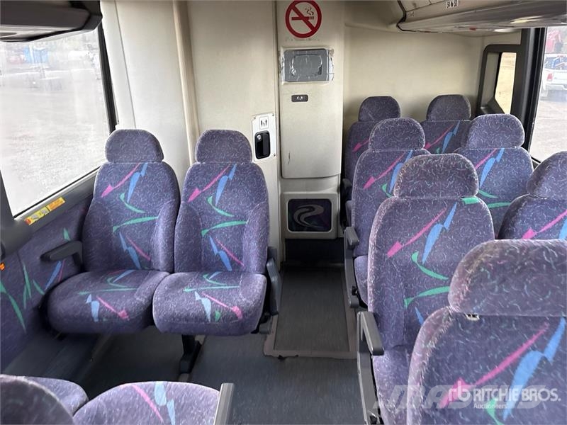 MCI 6x2 Coach المركبة