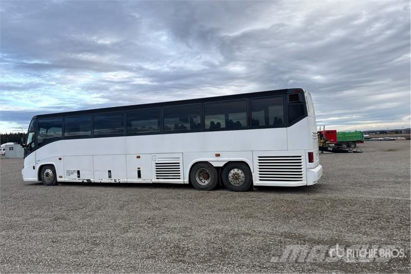 MCI 6x2 Coach المركبة