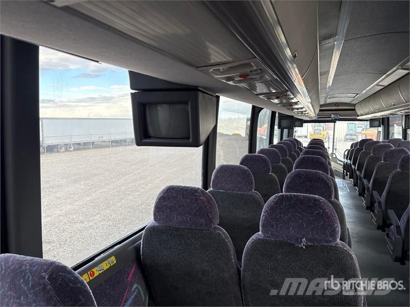 MCI 6x2 Coach المركبة