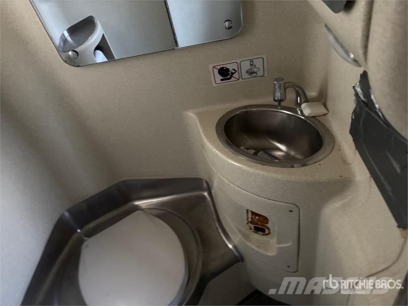 MCI 6x2 Coach المركبة