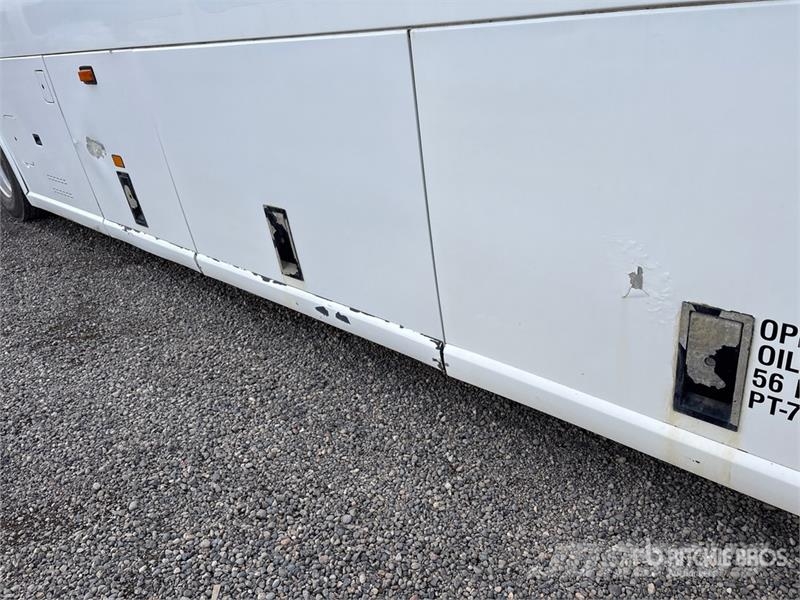 MCI 6x2 Coach المركبة