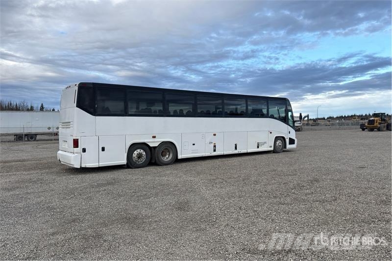 MCI 6x4 Coach المركبة