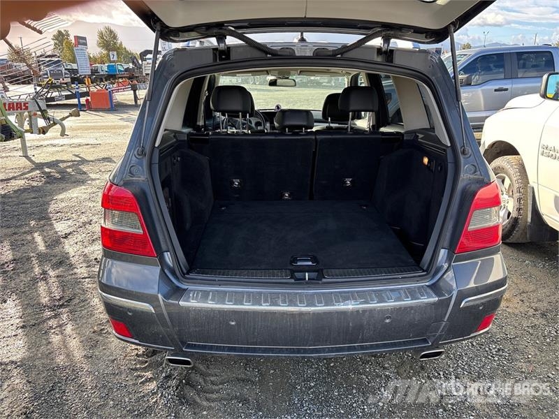 Mercedes-Benz GLK350 AWD SUV Avtomobili