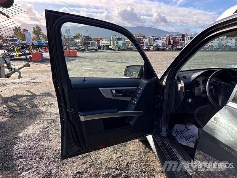 Mercedes-Benz GLK350 AWD SUV Avtomobili