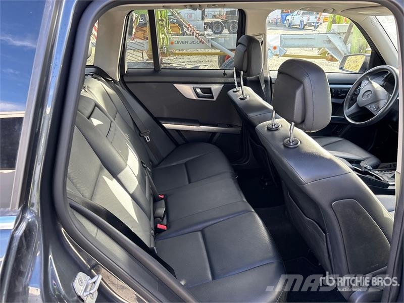 Mercedes-Benz GLK350 AWD SUV Avtomobili