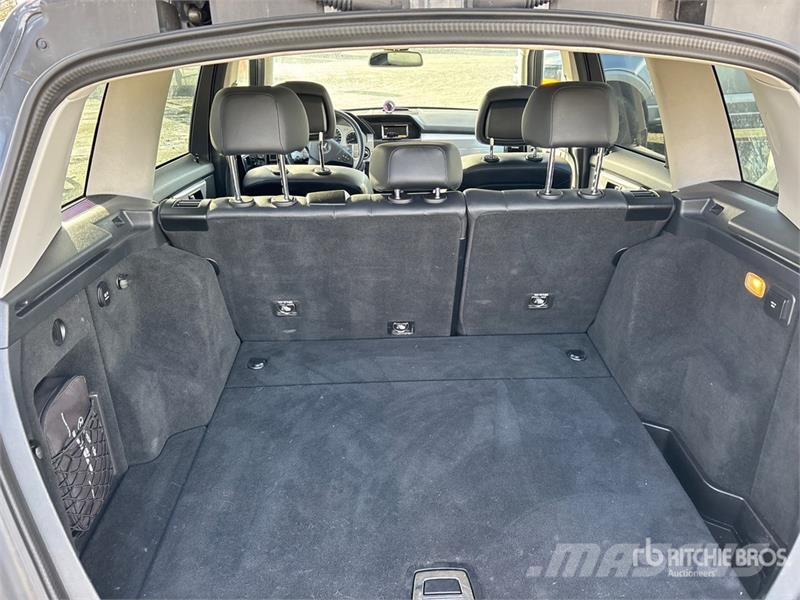 Mercedes-Benz GLK350 AWD SUV Avtomobili