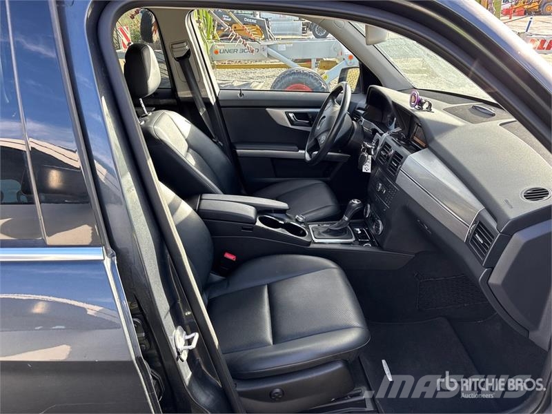 Mercedes-Benz GLK350 AWD SUV Avtomobili