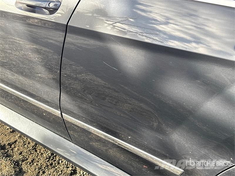 Mercedes-Benz GLK350 AWD SUV Avtomobili