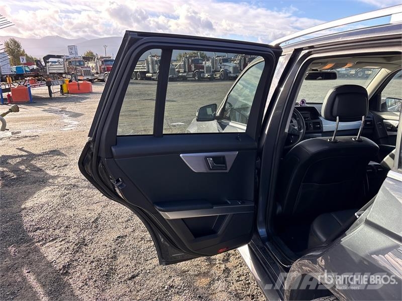 Mercedes-Benz GLK350 AWD SUV Avtomobili