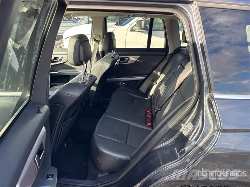 Mercedes-Benz GLK350 AWD SUV Avtomobili