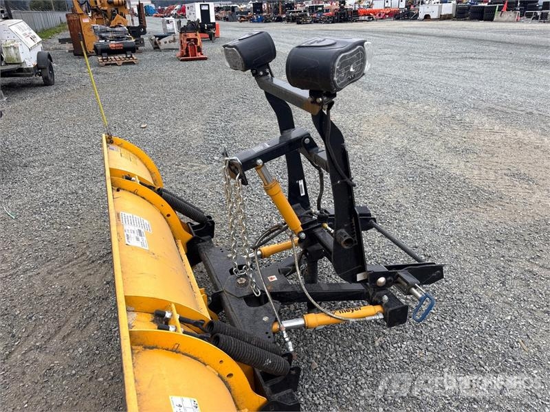Meyer LP-9.0 9 ft 2 Way Snow Plow - Fits 2022 F-650 Снежные отвалы и плуги