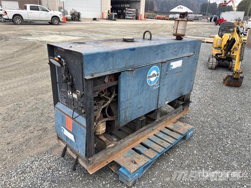 Miller Trailblazer 55G 400 A Skid-Mounted Multi-Process E Poste à souder