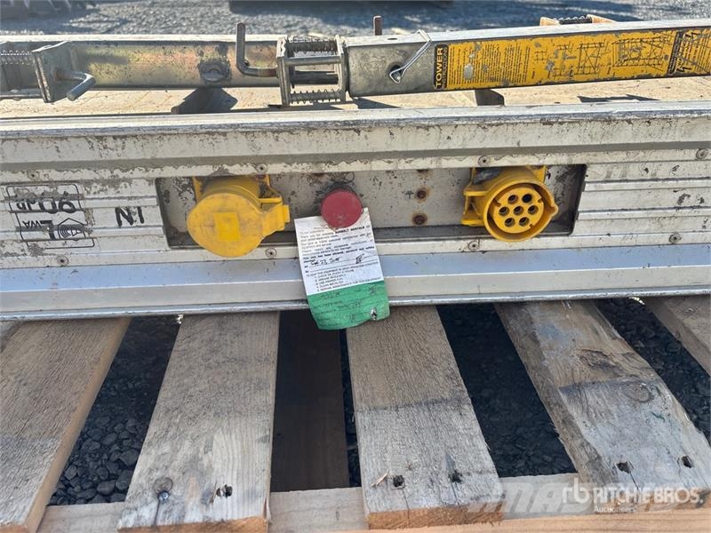  MiniVeyor 12 in x 10 ft Conveyor معدات البناء - غير ذلك