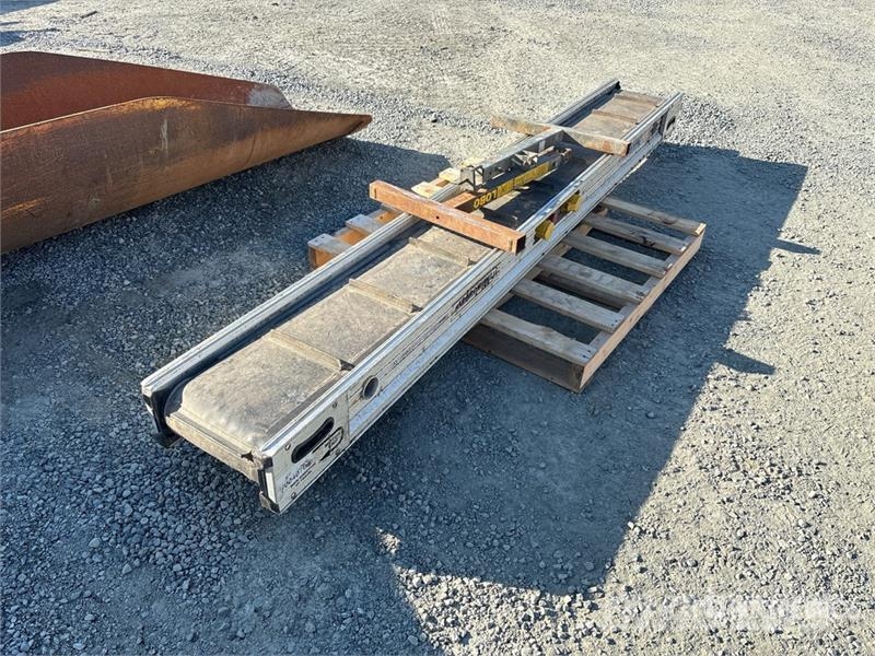  MiniVeyor 12 in x 10 ft Conveyor معدات البناء - غير ذلك
