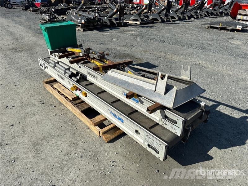 MiniVeyor 12 in x 10 ft Quantity of (3) Conveyor Строительная техника - Другие