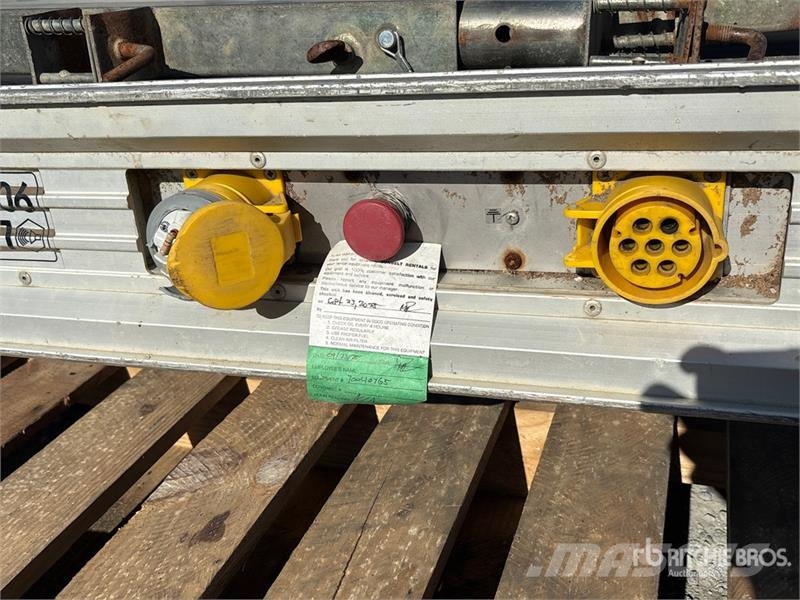  MiniVeyor 12 in x 10 ft Conveyor معدات البناء - غير ذلك