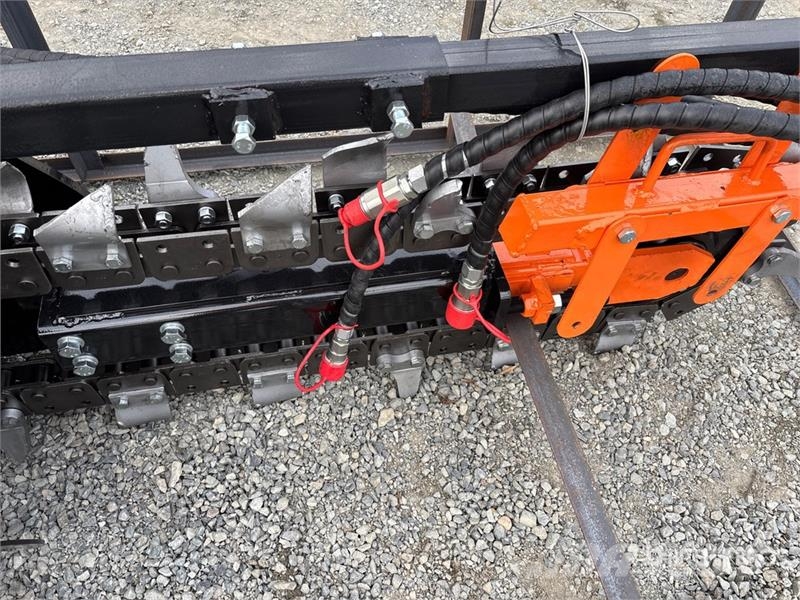 Mower King ECSSCT72 60 in Skid Steer Trencher (Unu Kædegravere