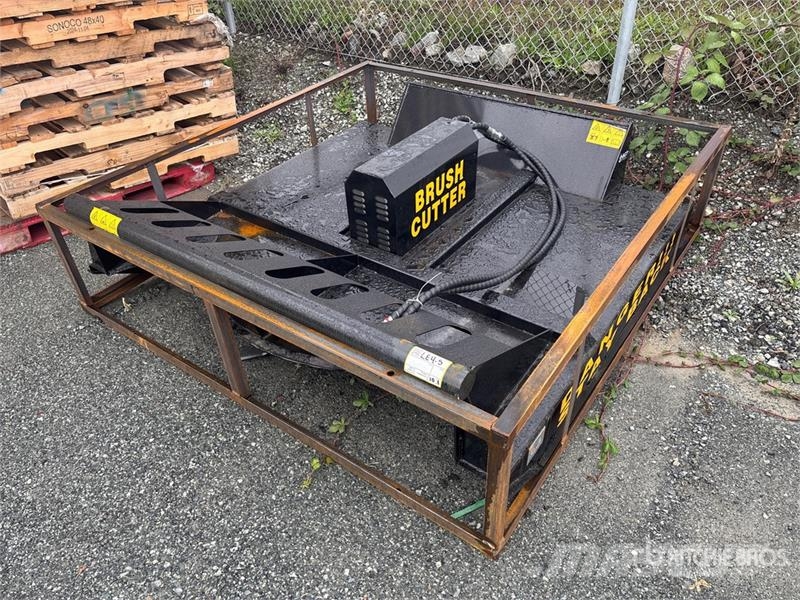 Mower King SSRC 72 in Skid Steer Brush Cutter (Unu 牽引式モア/芝刈り機